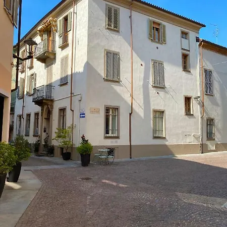 La Finestra Sul Borgo شقة ألبا
