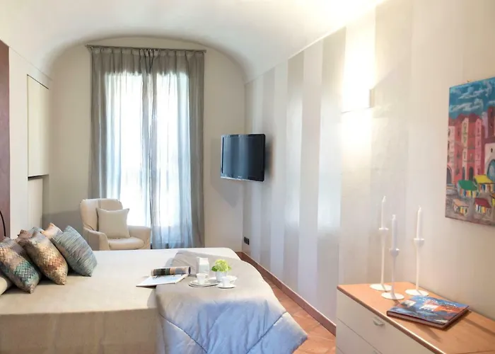 La Finestra Sul Borgo アルバ